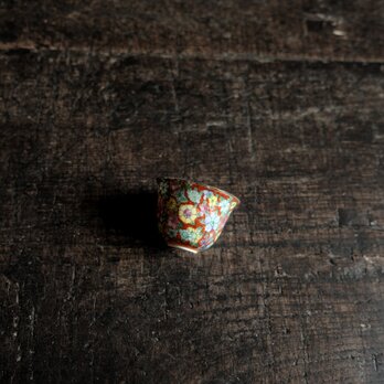 赤にカラフルな花尽くし◆中国産　赤絵金彩小ぶり猪口（茶杯）　煎茶茶器　シノワズリ　チャイナレトロ　b1の画像