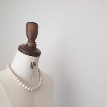ecru necklace / エクリュビーズネックレスの画像
