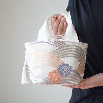 【桜　荒波青海波模様　シルク帯リメイクトートバッグ&ショルダーバッグ】日常使い、結婚式、パーティー、和装バッグ、浴衣バッグに。の画像