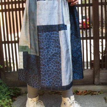 着物リメイク☆水色～紺地の春色紬でロングスカート78cm丈の画像