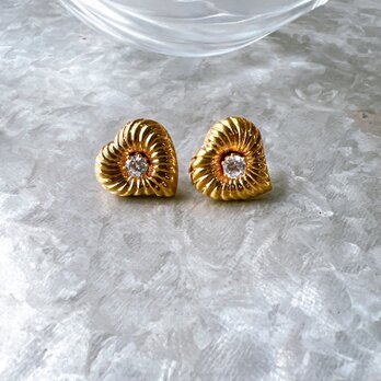 PA315-【 AVON 】エイボン・ヴィンテージピアス Gold Tone Heart Cubic Zirconiaの画像