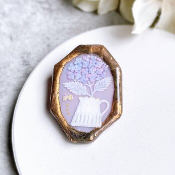 紫陽花の花入れのブローチ　ステンドグラスブローチの画像