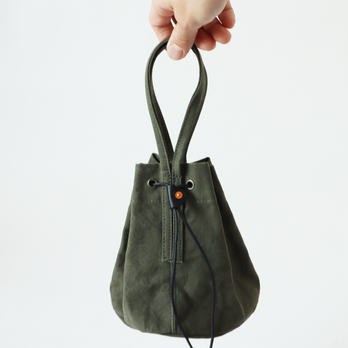 draw string bag oliveの画像