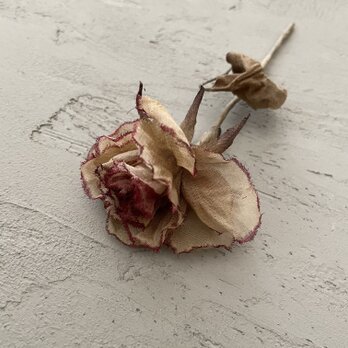 手染め『古びたお洒落な薔薇』suMire-bouquet布花コサージュの画像