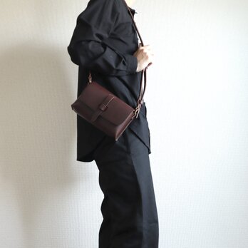 leather shoulder bag【Tender】chocoの画像