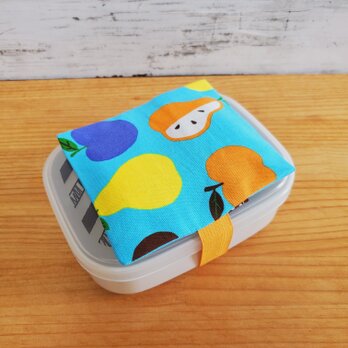 お弁当に！保冷剤ケース付きお弁当箱ゴムバンド ランチベルト 北欧フルーツの画像