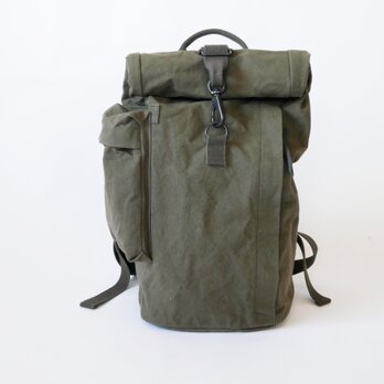 roll top backpack　oliveの画像