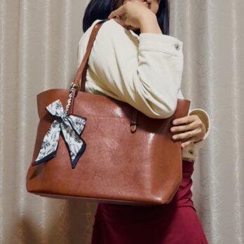 ❁ 期間限定60%OFF ❁ トートバッグ ❁ A4サイズ ❁レザー❁ 5色 ❁ 25,900>9,900 ninkの画像