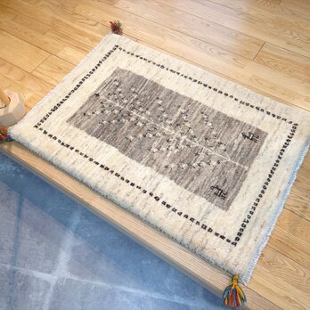 ペルシャ　ギャッベ　玄関マット　ラグ　アマレバフト　90×62㎝ 　アイボリー　生命の木　RJ11553の画像
