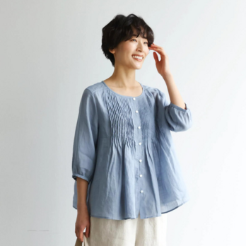 ふんわりAラインが可愛い！ 風通し良く夏らしい麻ブラウス ピンタック入りブラウス　ブルーグレー250422-4の画像