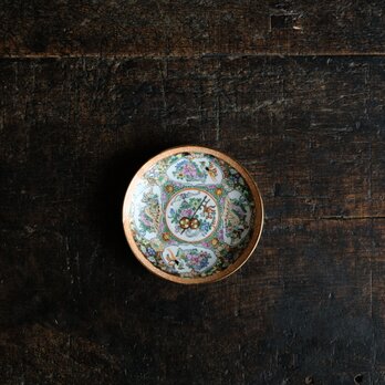 草花と鳥と蝶と蝙蝠◆中国廣彩　色絵金彩小皿　ソーサー　チャイナレトロ　シノワズリ　花唐草　の画像