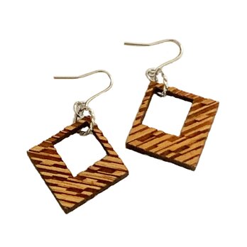 【木ｔｃｈ】クルミの木・ピアス（ハング）ルミナスの画像
