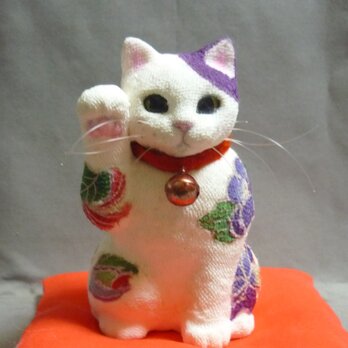 若紫　花盛りの招き猫  赤い座布団付きの画像