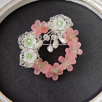 桜花のリースブローチ(ピンク)の画像