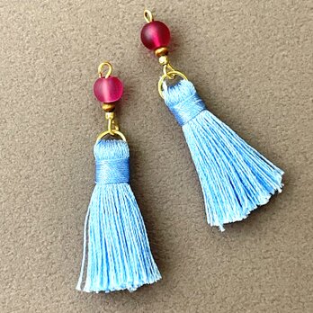 タッセルピアス タッセル ブルーとクランベリーピンクの夏ピアス プチプラピアスの画像
