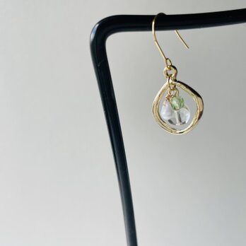 【揺れるピアス】爽やかなペールグリーン　p025の画像