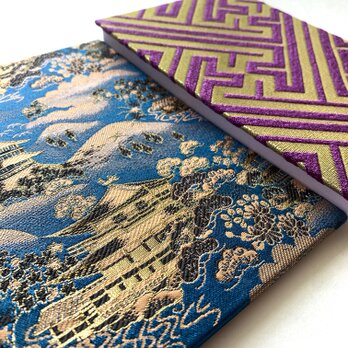 『金閣遥拝〜紗綾形』　金襴織物御朱印帳　B6大判サイズ　金閣寺　京都　自然　縁　繋ぐ　繁栄　長寿　蛇腹御朱印帳　桐生織物の画像