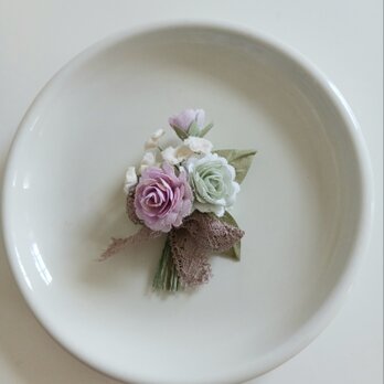 染め布花☆ミニ薔薇と小花コサージュの画像