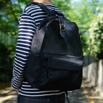 アーバンライド バックパック　本革レザー　選べるカラー　仕事やおでかけに　ブラックの画像