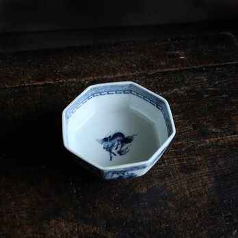 八角で素敵◆見込みに麒麟。瀬戸焼　黒染付八角鉢　骨董・antiques 中国美術　大正~昭和初期の画像