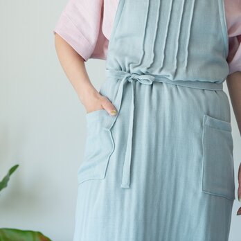 ３重ガーゼ　胸もとギャザーのエプロン【ジュニパーベリー染／Organic Cotton】の画像