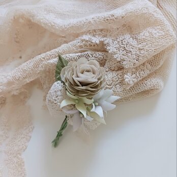 染め布花＊ミニ薔薇と小花のコサージュ