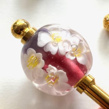 かんざし　赤紫のグラデーションと白い花のとんぼ玉　パープル　ホワイト　和風　一本挿し　一本簪　春夏　桜　さくらの画像