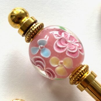 かんざし　ピンクとパステルカラーの花のとんぼ玉　春　夏　フラワー　和風　一本簪　一本挿し　トンボ玉　蜻蛉玉の画像