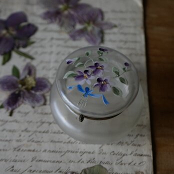 ハンドペイント　パープルの花のブーケ　ガラスのボンボニエール　フランスアンティークの画像