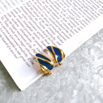 YM170-【 Monet 】モネ・ヴィンテージイヤリング Gold Tone Ultramarine Enamel Paintの画像