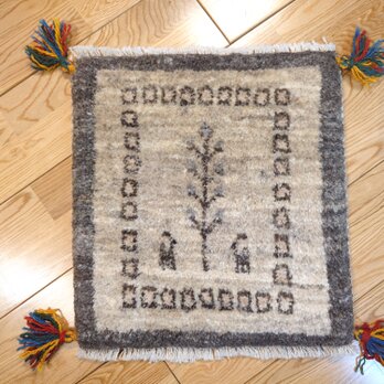 ペルシャ　ギャッベ　ミニマット　37x40cm　 無染め　生命の木　ヤギ　T684の画像