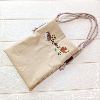 手刺繍のミニバッグの画像