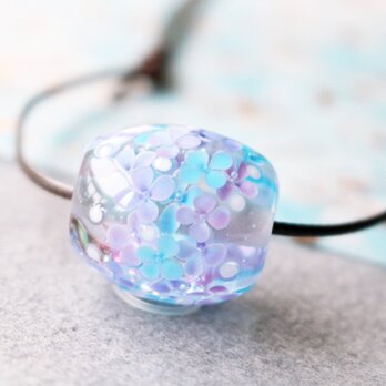 紫陽花のとんぼ玉（ガラス玉）泡入りの画像