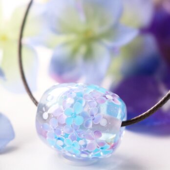 紫陽花のとんぼ玉（ガラス玉）泡入りの画像