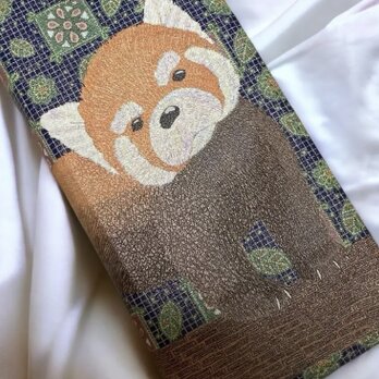 【まなざし】レッサーパンダの帯なし手帳型iPhoneケースの画像
