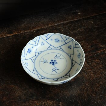 【特価¥1500→¥1000】可憐で可愛い◆花唐草と五芒星。瀬戸焼　花文染付膾皿　antique/骨董　古民家　大正期~昭和初期の画像