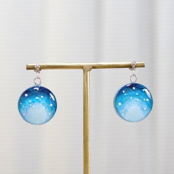 レジンアート　ラウンドピアス〈雨催い①〉の画像