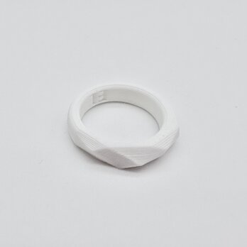 Infinite RING　植物由来樹脂アクセサリー ／　P - マットホワイト