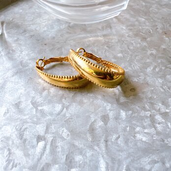 P660-ヴィンテージピアス U.S.A. 1980s Gold Tone Oval Hoopsの画像