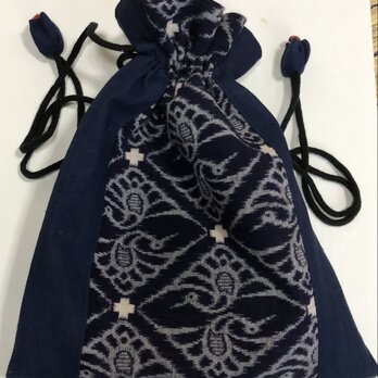 ８２２９　鶴柄の着物で作った巾着袋の画像