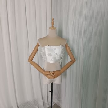 トップス ベアトップ 花モチーフ 光沢感 スレンダーライン 前撮り 2次会の画像