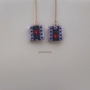 ★Bohemian | BOHO  | 北欧の色あそび | インディゴとお花の刺繍 ★ピアス 両耳の画像
