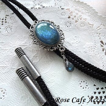 （1404）チェコオパール加工オーバルカボション✨25×18ｍｍ スムースタイプ/ブルーカラー☆素敵なループタイ。・。・(^^♪の画像