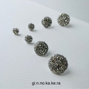 【銀色のかけら】ピアス（S S 約1.1cmのかけら）p013の画像