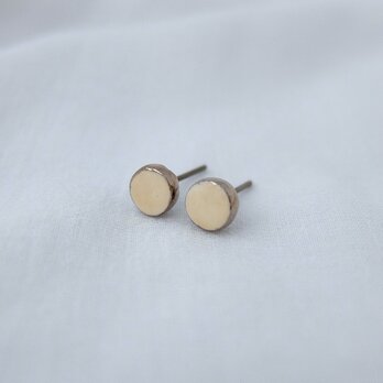 ピアス  cylinder ivoryの画像