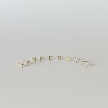 10k イニシャルピアス　my letterの画像