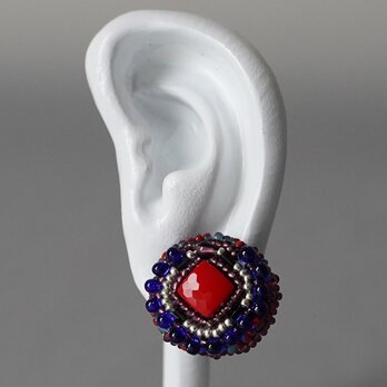 おしゃべりなピアス 8　まる　スクエア　レッド　おおぶり　サージカルステンレスピアス　一点もの　ビーズ刺繍の画像