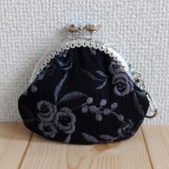 刺繍　がま口ミニポーチ　コインケース　キーホルダー　8.5cm口金　アクセサリーケース　花柄　ブラック　　227の画像