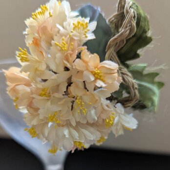 コサージュ野の花たち（ミルキーホワイト色）A93の画像