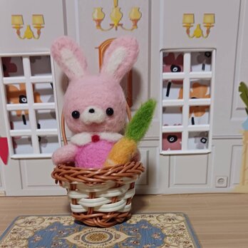 羊毛フェル　小さなニンジン付きうさぎちゃん籠付き　固め作りの画像